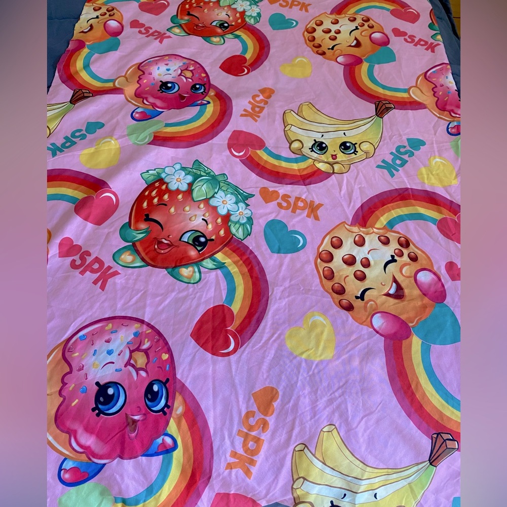 Shopkins!🍓🧁🍌 Top flat twin sheet! EUC - HTF Rare